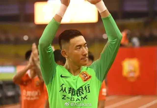 此外，剧照还公开了古天乐与郑嘉颖在审讯室中的镜头，以及张智霖与郑嘉颖二人对峙的情景，强强对决火花四溅